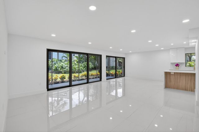 6774 Willow Wood Drive 1107, Boca Raton, FL 33434