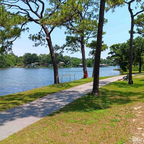 406 NW Syrcle Dr, Pensacola, FL 32507