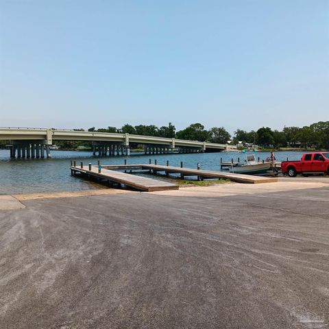 406 NW Syrcle Dr, Pensacola, FL 32507