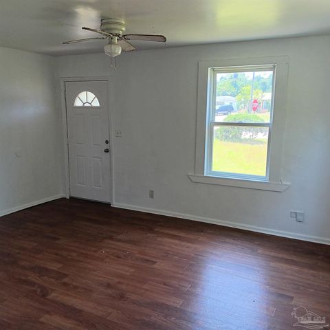 406 NW Syrcle Dr, Pensacola, FL 32507