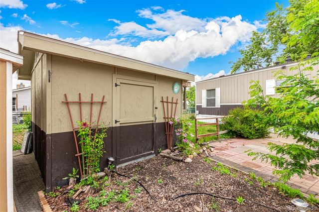 1614 Van Buren Way, Aurora, CO 80011