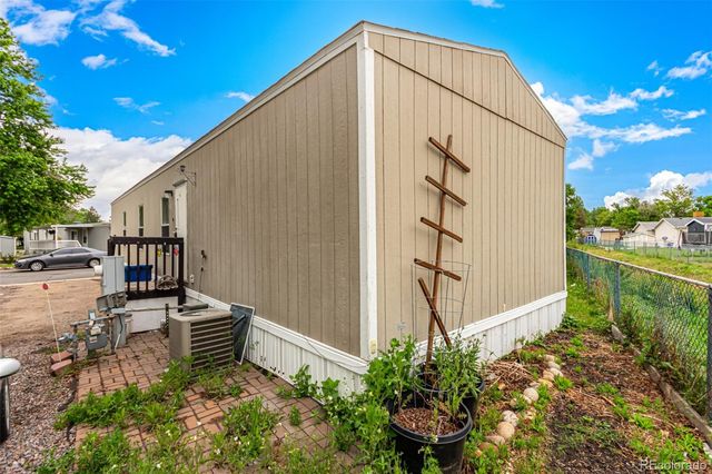 1614 Van Buren Way, Aurora, CO 80011
