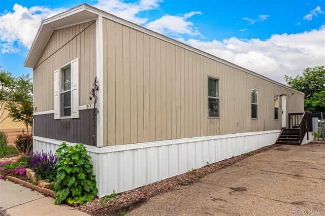 1614 Van Buren Way, Aurora, CO 80011