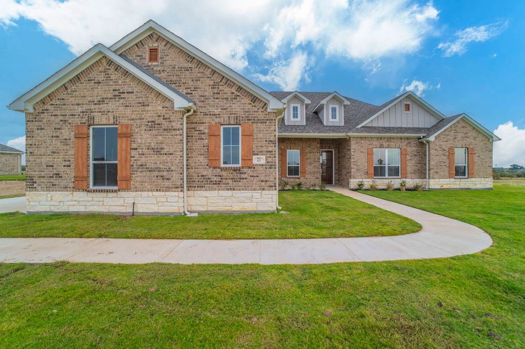 221 Marie Lane, Waxahachie, TX 75167