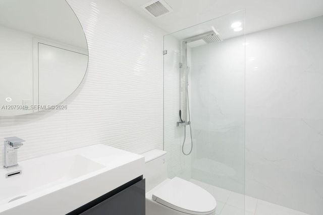 7601 E Treasure Drive PH206, North Bay Village, FL 33141