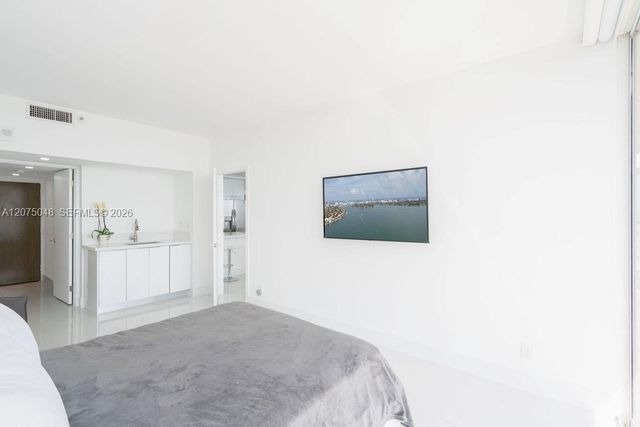 7601 E Treasure Drive PH206, North Bay Village, FL 33141