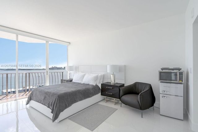 7601 E Treasure Drive PH206, North Bay Village, FL 33141