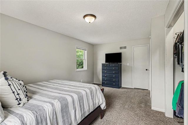 702 Howard Road, Trimble, MO 64492