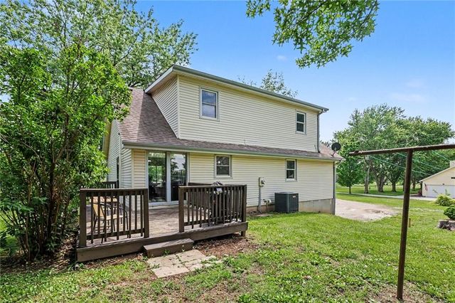 702 Howard Road, Trimble, MO 64492
