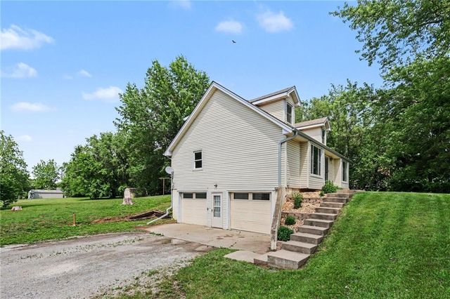 702 Howard Road, Trimble, MO 64492