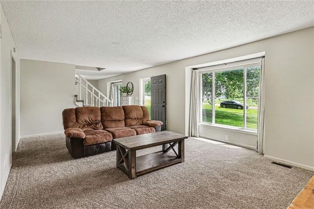 702 Howard Road, Trimble, MO 64492