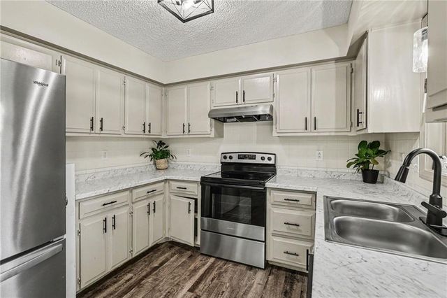 702 Howard Road, Trimble, MO 64492