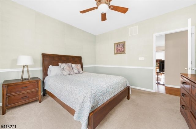 9 Hartley Ct, Alexandria Twp., NJ 08848