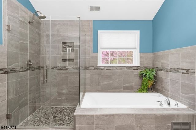 9 Hartley Ct, Alexandria Twp., NJ 08848