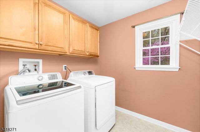 9 Hartley Ct, Alexandria Twp., NJ 08848