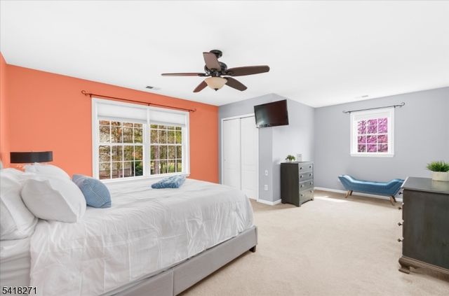 9 Hartley Ct, Alexandria Twp., NJ 08848