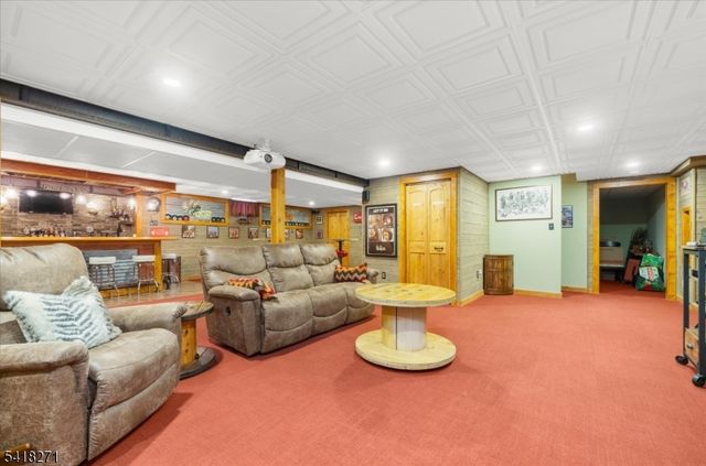 9 Hartley Ct, Alexandria Twp., NJ 08848