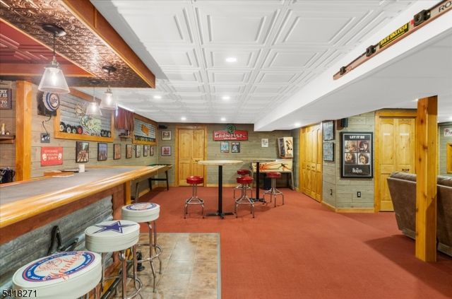 9 Hartley Ct, Alexandria Twp., NJ 08848