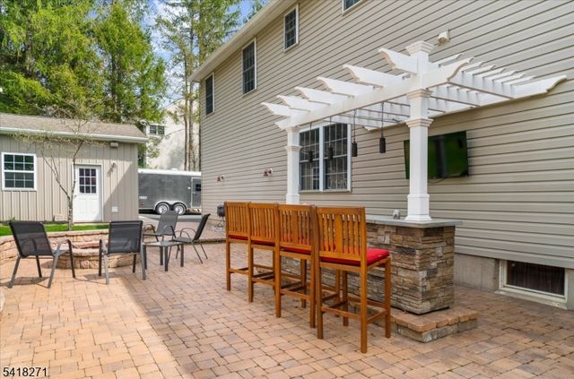 9 Hartley Ct, Alexandria Twp., NJ 08848