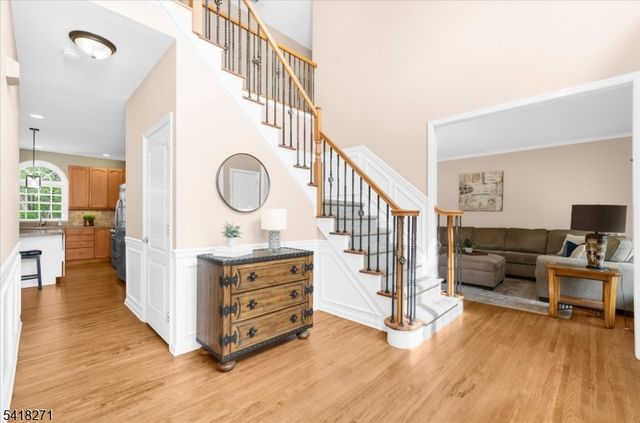 9 Hartley Ct, Alexandria Twp., NJ 08848