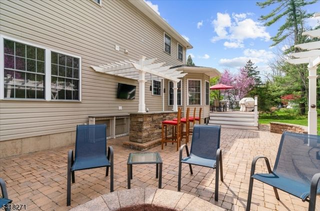 9 Hartley Ct, Alexandria Twp., NJ 08848