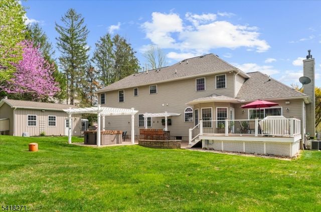 9 Hartley Ct, Alexandria Twp., NJ 08848