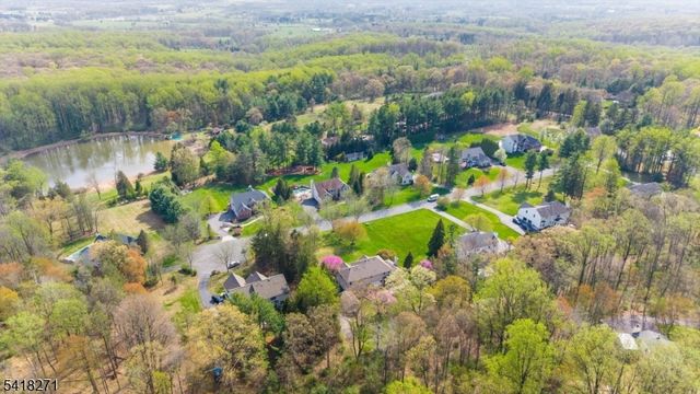 9 Hartley Ct, Alexandria Twp., NJ 08848