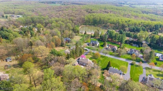 9 Hartley Ct, Alexandria Twp., NJ 08848