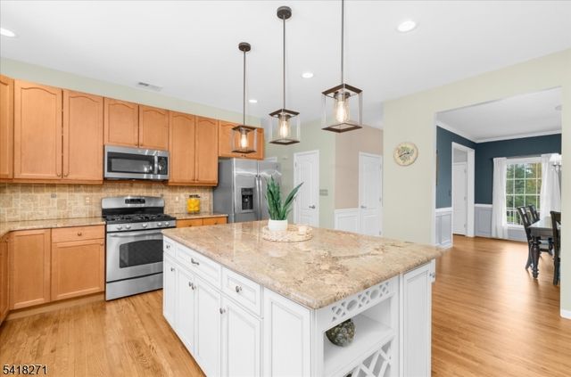 9 Hartley Ct, Alexandria Twp., NJ 08848