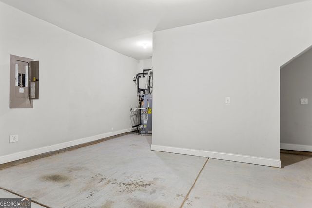 160 Maple Leaf Road, Sharpsburg, GA 30277