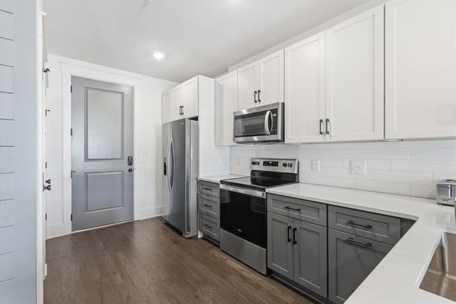 1507 Porter Rd Unit 204, Nashville, TN 37206