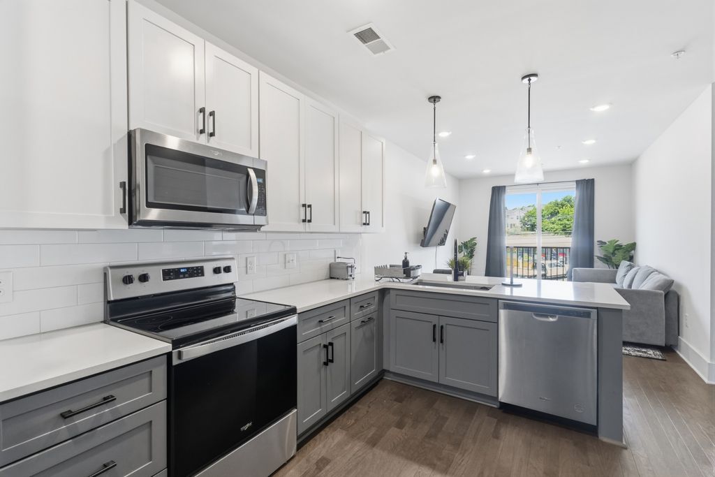 1507 Porter Rd Unit 204, Nashville, TN 37206