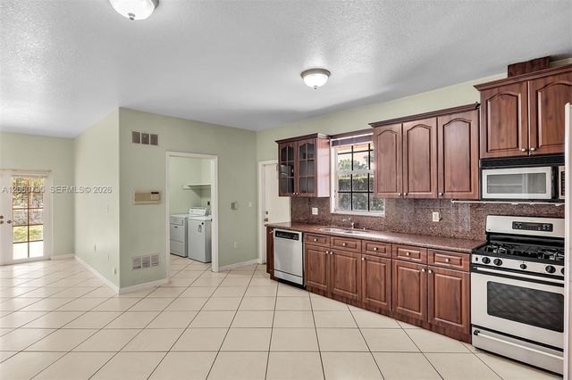 279 NW 119th Ave., Miami, FL 33182