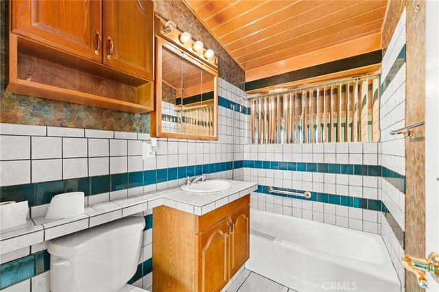 3236 Stevely, Long Beach, CA 90808
