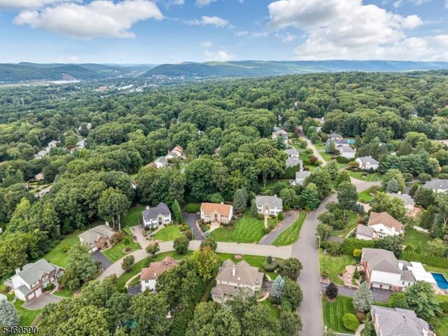 4 Moccasin Ct, Mahwah Twp., NJ 07430