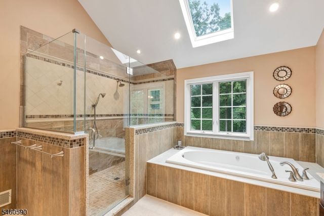 4 Moccasin Ct, Mahwah Twp., NJ 07430