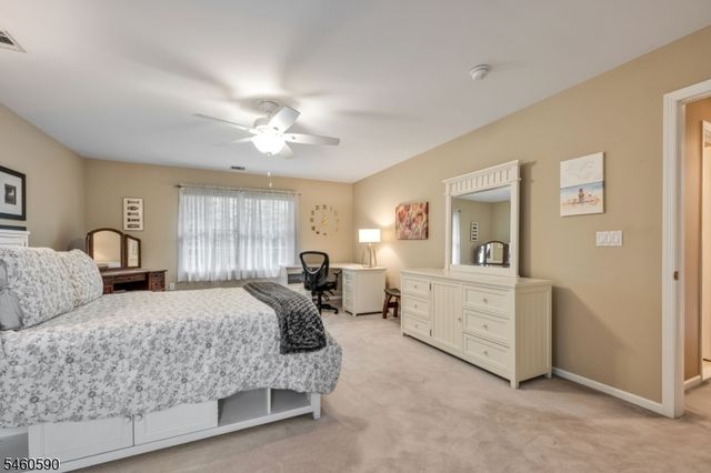 4 Moccasin Ct, Mahwah Twp., NJ 07430