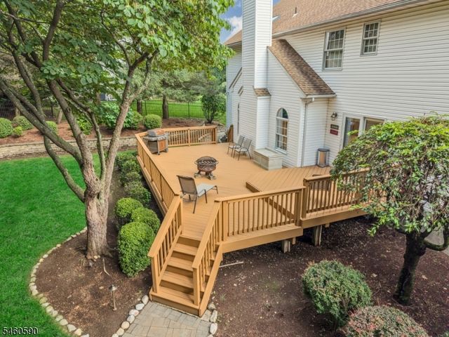 4 Moccasin Ct, Mahwah Twp., NJ 07430
