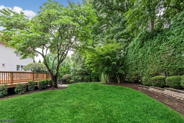 4 Moccasin Ct, Mahwah Twp., NJ 07430
