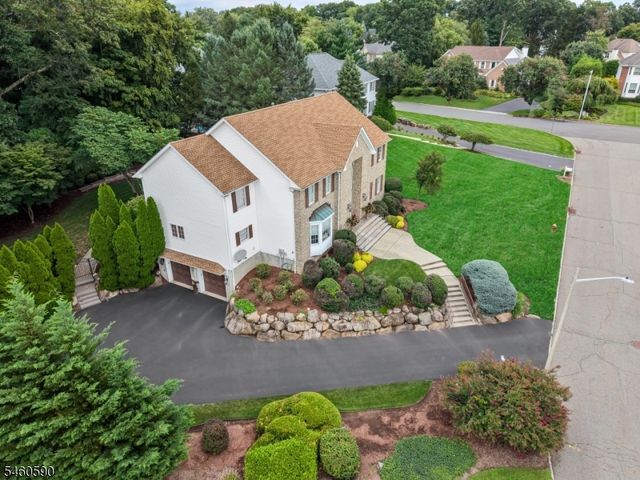 4 Moccasin Ct, Mahwah Twp., NJ 07430