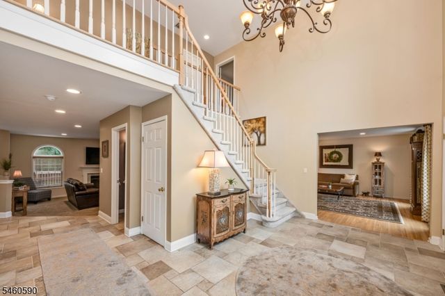 4 Moccasin Ct, Mahwah Twp., NJ 07430