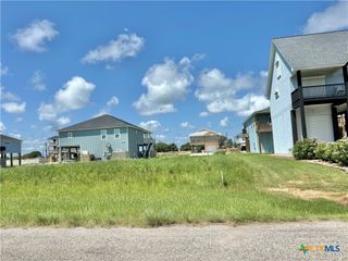 58 Kingfisher Street, Port O'connor, TX 77982