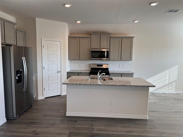 807 Cinnabar Way, Princeton, TX 75407