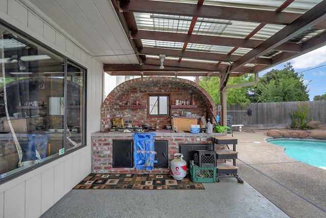 1235 Daniels St, Manteca, CA 95337