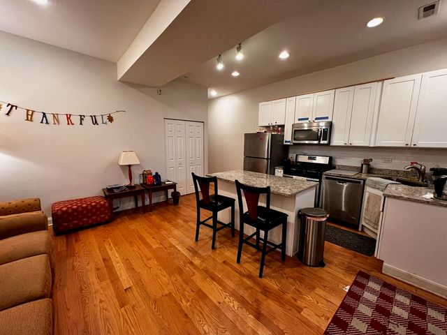 716 S Claremont Avenue, Chicago, IL 60612