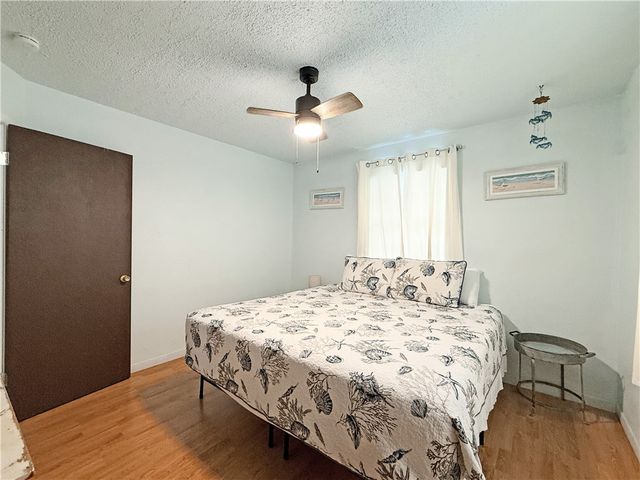 1514 S Live Oak St, Rockport, TX 78382