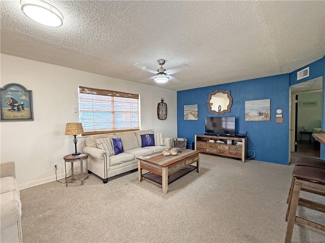 1514 S Live Oak St, Rockport, TX 78382