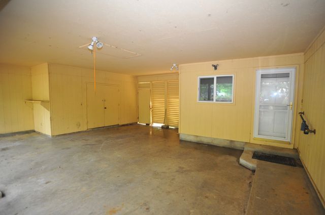 305 Shady Oaks Drive, Runaway Bay, TX 76426