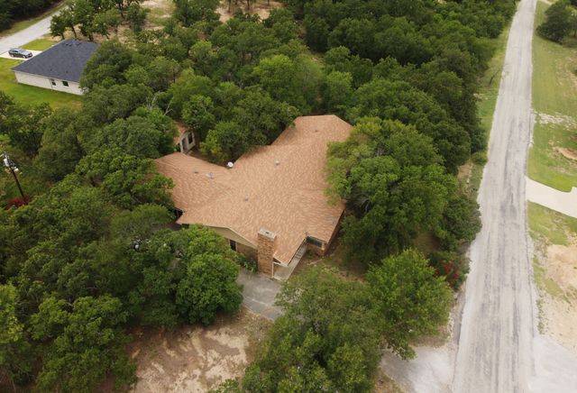 305 Shady Oaks Drive, Runaway Bay, TX 76426
