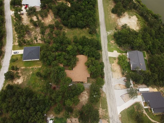 305 Shady Oaks Drive, Runaway Bay, TX 76426